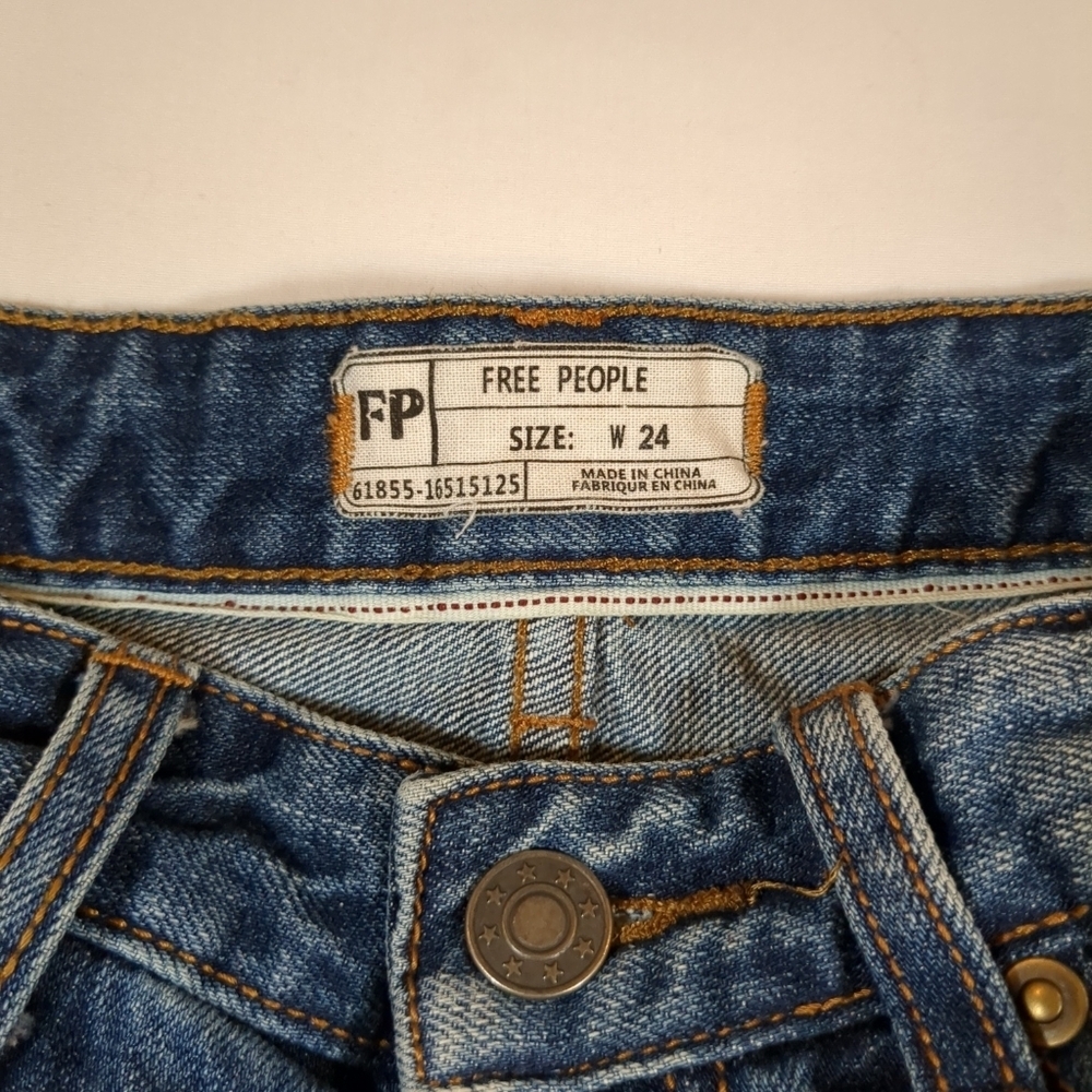 Free People denim shorts, size W24 - Picture 2 of 7